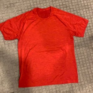 Lululemon short sleeve red shirt size L